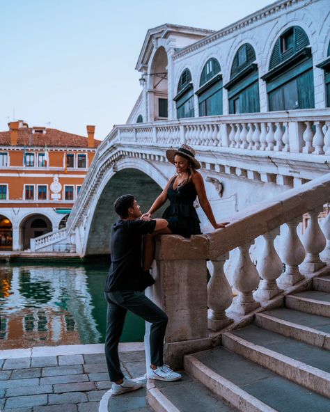 10 most beautiful and photogenic bridges of Venice - Born To Travel Travel Life Aesthetic, Shooting Photo Couple, Traveling Goals, Aesthetic Traveling, Venice Italy Photography, Natural Wonders Of The World, Venice Photography, Venice Photos, Travel Pose