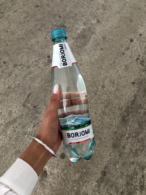 Bottle Design Water, Reusable Water Bottle Design, Water Bottle Label Design, Mineral Water Bottle, Water Company, Water Aesthetic, Bottle Label Design, Bottle Water, Drink More Water