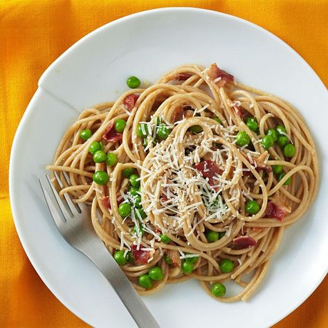 Slide 8: Spaghetti Carbonara with Peas Carbonara With Peas, Healthy Spaghetti, Spaghetti Carbonara Recipe, 500 Calorie, Carbonara Recipe, Pea Recipes, Whole Wheat Pasta, Spaghetti Carbonara, Recipes Indian