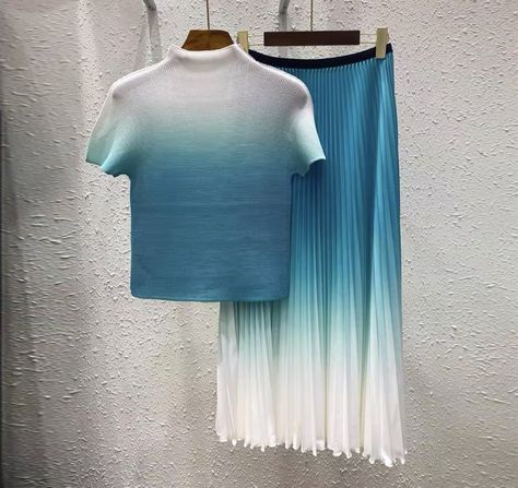 #gradient #jerseysuit Gradient Dress Ombre, Ombre Fabric Dyeing, Dip Dye Clothes, Gradient Clothing, Storm Fashion, Anthropologie Display, Ombre Saree, Open Front Skirt, Sweat Suits Outfits