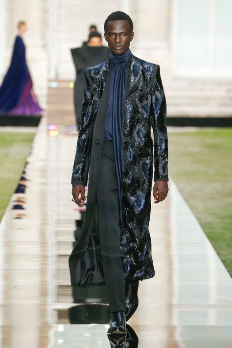 Givenchy | Haute Couture - Autumn 2018 | Look 8 Haute Couture Men, Elemental Wizard, Wizard Clothes, Fashion Pants Outfit, Men Aesthetics, Givenchy Haute Couture, Midi Skirts Summer, Menswear Inspiration, Mens Fashion Casual Spring