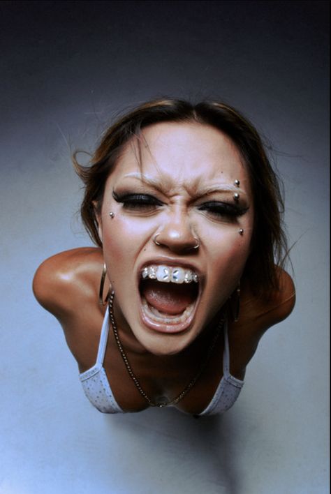 #snowwife #snow #wife #queendegenerate #screaming #toothgems American Horror Show Snow Wife, Snow Wife Singer, Grunge Fashion Photography, Showing Teeth Pose, 90s Grunge Photoshoot, Grunge Poses, Snow Wife, Grunge Portrait, Grunge Photoshoot