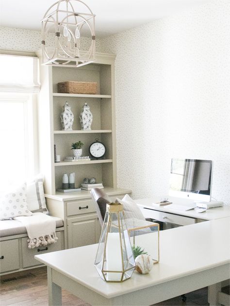 Cozy office design with L shaped desk and window seat | Bria Hammel Interiors White Desk Decor, Best Office Design, Home Office Layout, Cozy Office, Office Remodel, Cozy Home Office, Office Designs, Desk Inspiration, Office Layout