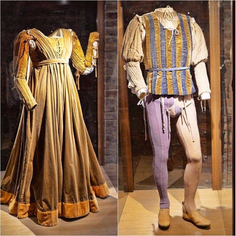 costumes from the film Romeo and Juliet Romeo And Juliet Dress Costumes, Romeo And Juliet Outfits, Shakespeare Clothing, Romeo And Juliet Ballet Costumes, Romeo + Juliet Costumes, Romeo And Juliet Play, Romeo And Juliet Clothing, Italy Cities, Romeo And Juliet Costumes