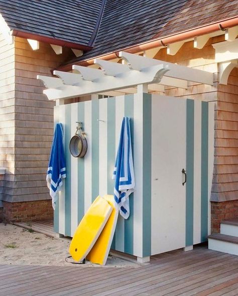 Interior Design Ideas - Home Bunch Interior Design Ideas Beach House Outside, Pool Changing Room, Dix Blue, Outside Showers, Pool Bathroom, Pool Shower, Shore House, House Of Turquoise, Beach Shower