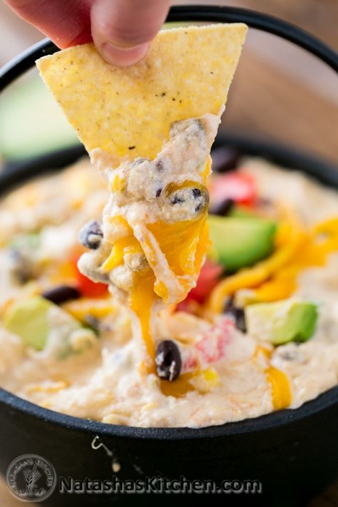 Southwest Hot Chicken Dip (Extra Cheesy) @natashaskitchen Southwest Chicken Dip, Southwest Dip, Hot Chicken Dip, Cheesy Appetizers, Dip Crockpot, Happy Hour Appetizers, Hot Dips, Can Chicken Recipes, Queso Dip Recipes