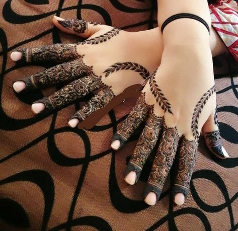 Mehdi Degine Finger, Fingers Mehndi Design, Mehndi Fingers, Mehandi Ideas, Finger Mehndi Style, Eid Special Mehndi Design, Finger Mehendi, Fingers Mehndi, Finger Mehendi Designs