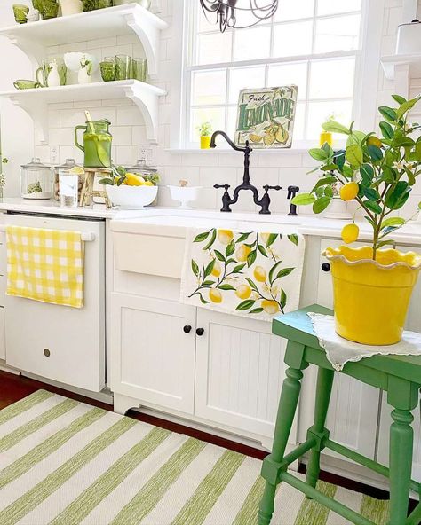 Yellow Kitchen Accessories, Yellow Kitchen Walls, Spring Kitchen Decor, Green Kitchen Decor, Lemon Kitchen Decor, Yellow Kitchen Decor, Fall Kitchen Decor, Fall Kitchen, Yellow Kitchen