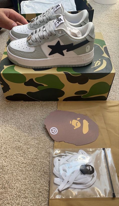 Grey Bape Shoes, Bapestas Shoe, Bapestas Outfit, Bapesta Shoes Outfit, Bape Star, Bapesta Shoes, Bape Shoes, Bape Sneakers, Bape Sta