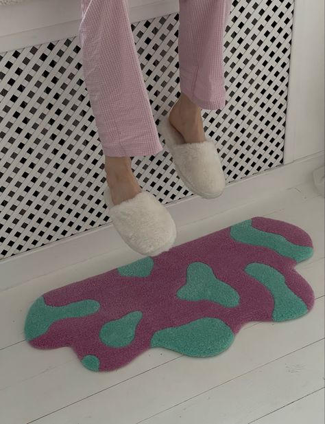 Cozy, soft rug, home decor, small carpet, cute pink cloud rug Minimalist Tufted Rug, Tufting Abstract, Tufted Rug Packaging, Irregular Tufted Rug, Punch Needle Rug Bath Mats & Rugs, Cute Rug, Tufting Diy, Funky Rugs, Bed Rug