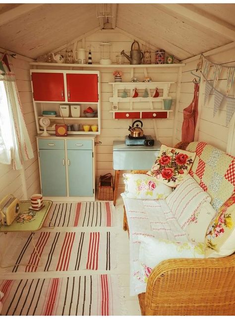 Small Shed Ideas Hangout Interior, Rustic She Shed Interior Ideas, Craft Shed Interior Ideas, She Shed Ideas Interior Small Spaces, Small Shed Ideas Hangout, Small She Shed Interiors, Small Shed Ideas, Rustic She Shed, Beach Hut Interior