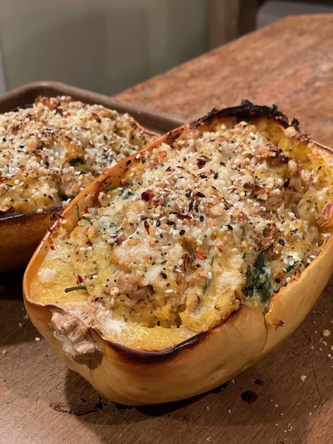 this Cheesy goodness can be made vegetarian in a minute by omitting the ground turkey, and ... Turkey Stuffed Spaghetti Squash, Turkey Spaghetti Squash, Greek Spaghetti, Cheesy Turkey, Artichoke Stuffed, Turkey Spinach, Stuffed Spaghetti Squash, Inflammation Recipes, Anti Inflammation Recipes