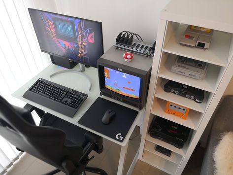 Candy Cabinet, Home Office Designs, Best Home Office, Retro Games Room, Home Office Design Ideas, Gaming Desk Setup, Office Design Ideas, Game Room Basement, Computer Desk Setup