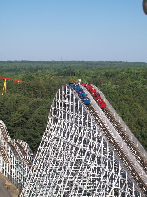 Aesthetic Roller Coaster, King's Dominion, Kings Dominion, Wooden Roller Coaster, Vision Bored, Kings Island, Cool Coasters, Vintage Pics, Amusement Park Rides