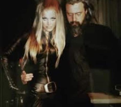 Rob Zombie And Sheri Moon, Sherri Moon Zombie, Zombie Music, Sheri Moon, Sheri Moon Zombie, Avengers Movie, The Mighty Boosh, White Zombie, Zombie Movies