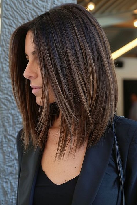 Rambut Brunette, Kadeřnické Trendy, Fesyen Rambut, Long Bob Haircuts, Shoulder Length Hair Cuts, Haircuts For Medium Hair, Hair Color And Cut, Mid Length Hair, Haircuts For Fine Hair