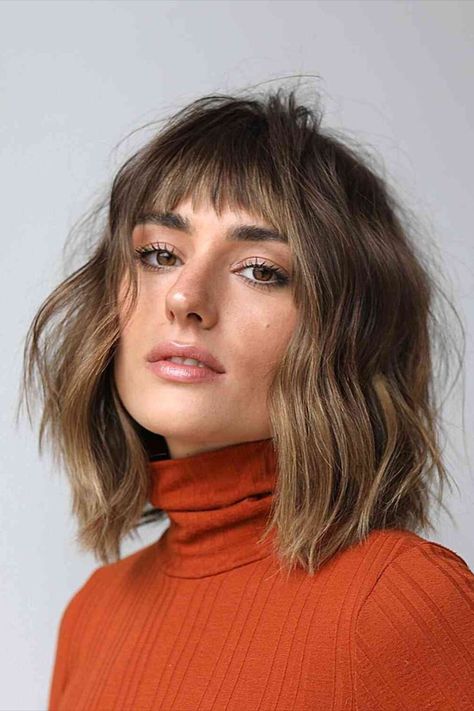 Choppy Short Bangs on a Textured Lob for girls with straight hair Oval Face Bangs, Shoulder Length Hair With Bangs, Lob Cut, Layered Lob, Lob With Bangs, Trendy Bob Hairstyles, Textured Bangs, Hot Haircuts, Choppy Bangs