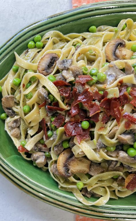 Paglia e Fieno ~ Straw and Hay Pasta with Crispy Prosciutto Straw And Hay, Shiitake Bacon, Recipe With Mushrooms, Spinach Fettuccine, Egg Spinach, Crispy Prosciutto, Italian Pasta Dishes, Creamy Mushrooms, Interesting Food