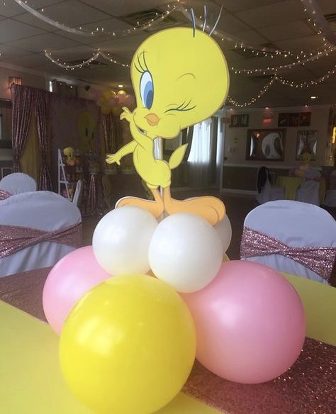 Tweety Bird Baby Shower Ideas, Tweety Bird Birthday Party, Spring Baby Shower Girl, Mesa Candy Bar, Looney Tunes Party, Bird Baby Shower, Bird Birthday Parties, Baby Party Decorations, Girl Shower Themes