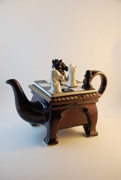 Chess Table Teapot Whimsical Teapots, Teapot Collection, Tea And Crumpets, Cute Teapot, Novelty Teapots, Teapots Unique, Chess Table, Unique Tea, Coffee Pots