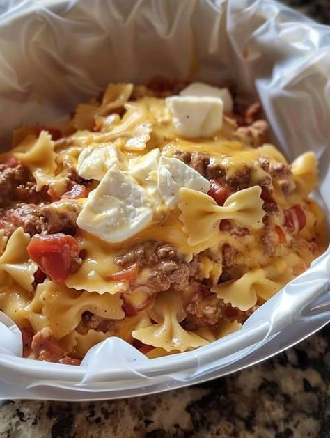 Hamburger Pasta, Bacon Cheeseburger Meatloaf, Mini Crockpot Recipes, Bow Tie Pasta Recipe, Cheeseburger Meatloaf, Ree Drummond Recipes, Crockpot Pasta, Rotel Tomatoes, Recipes Beef