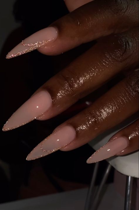 Very Pointy Nails, New Years Nail Inspo 2023, Classy Nails 2024 Trends, Almond Nails For Wedding, Feminine Nails Classy Chic, Beige Stiletto Nails, Nye Nails 2023, Great Gatsby Nails Designs, French Nail Designs Almond