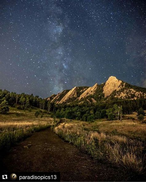 Boulder, Colorado. Home of the amazing Flatirons & CU (University of CO Boulder) GO Buffs! Sko Buffs, Flatirons Boulder, Boulder Flatirons, Colorado Painting, Cu Boulder, Colorado Living, University Of Colorado Boulder, Mountain Ring, Mountain Sky