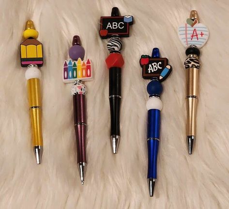 Teacher Pens, Post It Holder, Teacher Canvas, Beadable Pens, Beaded Pens, Christmas Tree Set, Cute Pens, Beadable Products, Bead Ideas