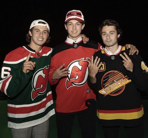 evil lewk hues (CUNTry ERA) on Twitter: "did we make it? yes we did. https://t.co/BrVX0QX5qG" / Twitter Jack Hughes Hockey, Trevor Zegras And Jack Hughes, Jack Hughes And Trevor, Huggy Bear, Luke Hughes, Hockey Outfits, Trevor Zegras, Nj Devils, Hockey Girlfriend