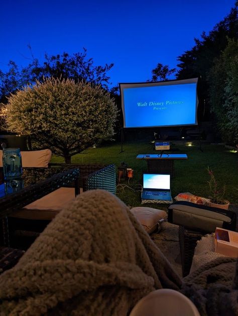 Date Aesthetic Night, Dark Green Aesthetic, Shows And Movies, Future Apartment, Outdoor Movie, Dream Apartment, Family Movies, House Goals, Green Aesthetic