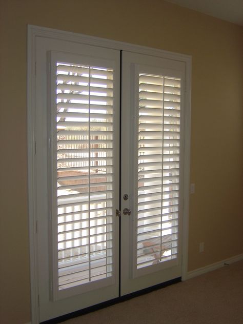 Sliding Door Shutters, French Door Window Treatments, Windows Treatments, Blinds For French Doors, French Door Windows, Patio Door Blinds, Pintu Interior, Interior Window Shutters, Door Window Treatments