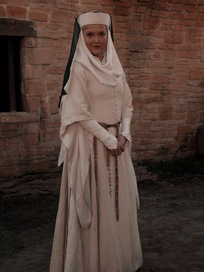 Medieval Dress Peasant, Nun Outfit, Miranda Richardson, Medieval Party, Medieval Aesthetic, Medieval Woman, Medieval Clothes, Medieval Costume, Medieval Clothing