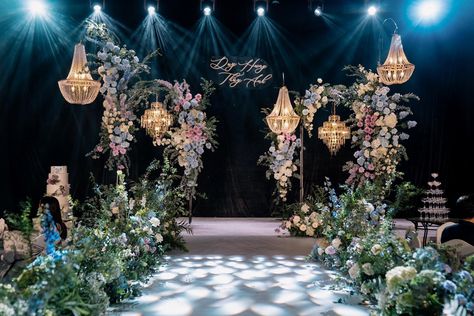 Western Reception, Led Backdrop, Led Wedding, Disney Garden, Wedding Backdrop Design, Color Wedding, Luxe Wedding, Backdrop Design, Wedding Deco