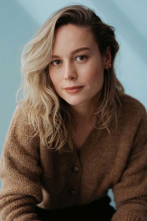 Timothy Hutton, Best Actor Oscar, Captain Marvel Carol Danvers, Lance Black, Wedding Newspaper, Paintings Famous, Brie Larson, Pretty Females, Woman Painting