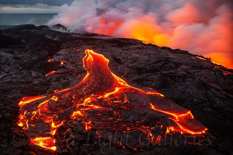 lava-light-galleries Volcano Pictures, Erupting Volcano, Lava Flow, Sopot, Natural Phenomena, Science And Nature, Amazing Nature, Volcano, 그림 그리기