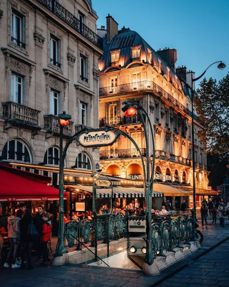 Metro Paris, Tours France, Paris Metro, Paris Vacation, Parisian Life, Paris Aesthetic, Paris Trip, Paris Photography, Love Paris