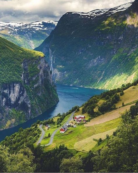 Geiranger Norway, Beautiful Norway, Belle Nature, Lofoten, Arte Horror, Alam Yang Indah, Places Around The World, Scandinavia, Bergen