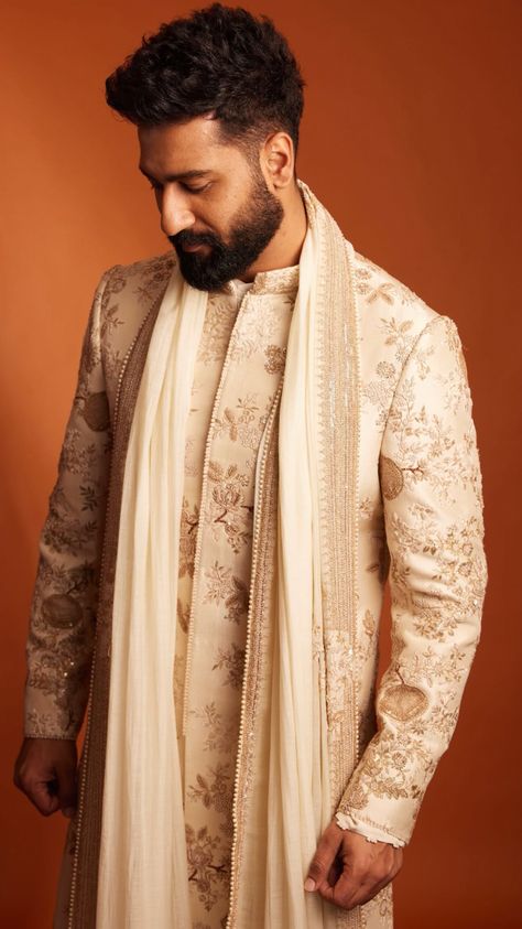 Men’s Outfit For Marriage, Vicky Kaushal Hairstyle, Men Ethnic Wear India, Indian Wedding Groom, Mansions Interior, Function Dress, Luxury Mansions, Wedding Outfits For Groom, Vicky Kaushal