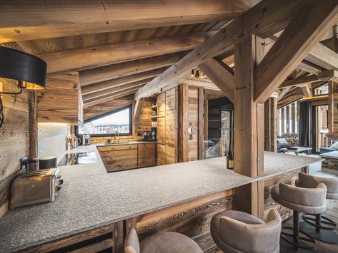 Chalet Kitchen, Chalet Interior Design, Chalet Interior, Swiss Chalet, Italian House, Ski House, Cabin Style, Cabin In The Woods, Cabin Life