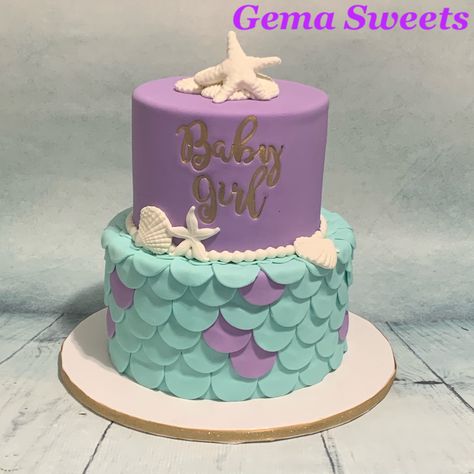 Mermaid Baby Shower Cake, Pregnant Mermaid, Mermaid Baby Shower Theme, Sea Baby Shower, Mermaid Baby, Girl Cupcakes, Mermaid Baby Showers, Mermaid Parties, Mermaid Cakes