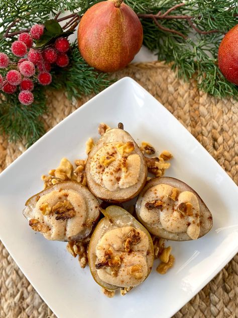 Baked Cinnamon Ricotta Pears Baked Pears With Ricotta, Ricotta Dessert, Baked Pears, Dump Cakes, Pear Recipes, Fourth Of July Food, Holiday Dessert, Honey And Cinnamon, Fruit Tray