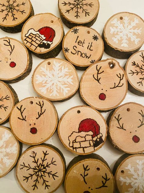 Wood Cookie Ornaments For Kids, Wood Cookie Ornaments, Diy Baubles, Påskeaktiviteter For Barn, Wood Cookies, Christmas Crafts For Kids To Make, Christmas Kindergarten, Easy Christmas Gifts, Holiday Crafts For Kids