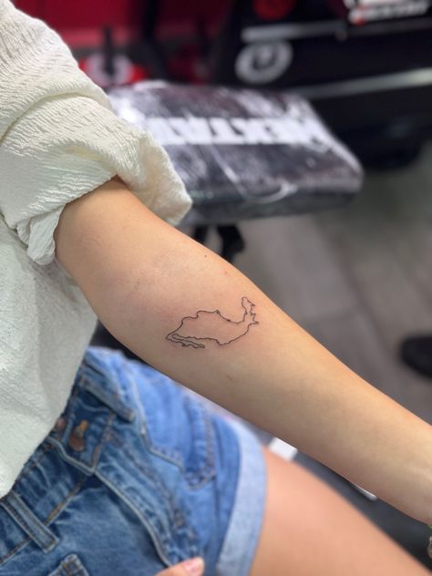 Minimalist Tattoo Small, Cactus Tattoo, Discreet Tattoos, Aesthetic Tattoo, Piercing Tattoo, Pretty Tattoos, Minimalist Tattoo, Small Tattoos, Tattoos For Women