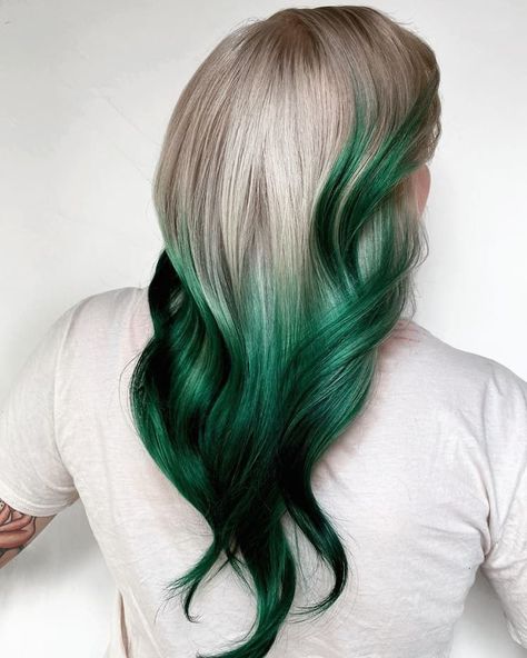 Green And Silver Hair, Blonde Ombré Hair, Alternative Hair Color, Pastel Green Hair, Short Green Hair, Emerald Green Hair, Mint Green Hair, Yellow Hair Color, Dark Green Hair