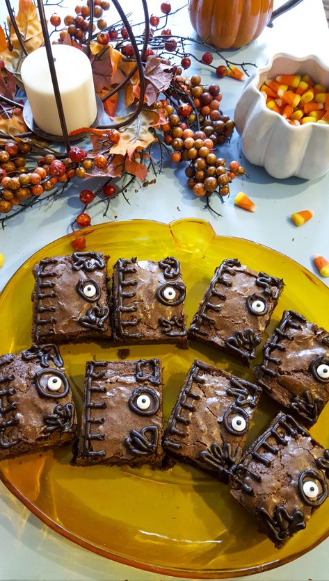 Halloween Backen, Recetas Halloween, Postres Halloween, Hocus Pocus Party, Halloween Movie Night, Casa Halloween, Halloween Food Treats, Fröhliches Halloween, Halloween Sweets