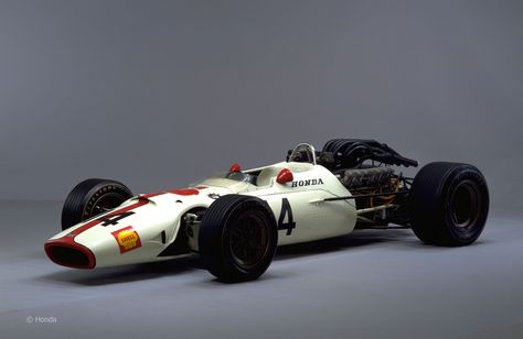 1967 Honda RA300 Soichiro Honda, Classic Race Cars, F1 Cars, Porsche Classic, Classic Racing Cars, Honda Motors, Old Race Cars, Honda Shadow, Formula 1 Car