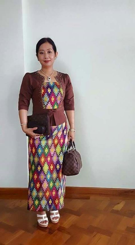 Kachin Traditional Dress Design, Kachin Traditional Dress, ကချင်ထည် Design, Kachin Dress Design, Kachin Dress, Pretty Dresses Casual, Myanmar Clothes, Burmese Clothing, Girls Dresses Sewing