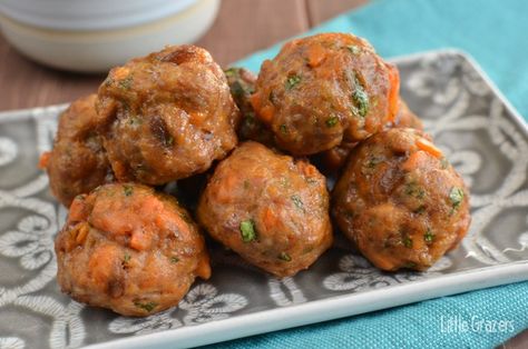 Pork and Sweet  Potato Meatballs. Gluten free, dairy free, and perfect for baby led weaning!  Baby led weaning, blw, blw recipes, weaning foods, first baby foods, baby food, baby recipes Sweet Potato Meatballs, Blw Recipes, Led Weaning Recipes, Toddler Foods, Delicious Dips, Keto Salad, Baby Food Ideas, Food Game, Baby Led Weaning Recipes