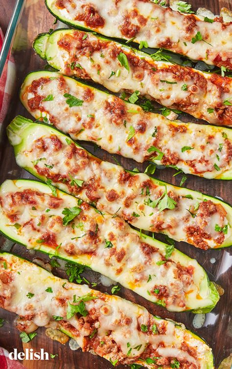 This low-carb Lasagna Stuffed Zucchini is the comfort food that won't weigh you down. Get the recipe at Delish.com. #recipe #easy #easyrecipes #delish #lasagna #zucchini #cheese #lowcarb #lowcarbrecipe #lowcarbdiet #comfortfood #italian #tomato #beef #groundbeef Lasagna Stuffed Zucchini, Chicken Stuffed Zucchini, Healthy Recipes For Two, Stuffed Zucchini Boats, Low Carb Lasagna, Supreme Pizza, Ground Chicken Recipes, Stuffed Zucchini, Healthy Zucchini