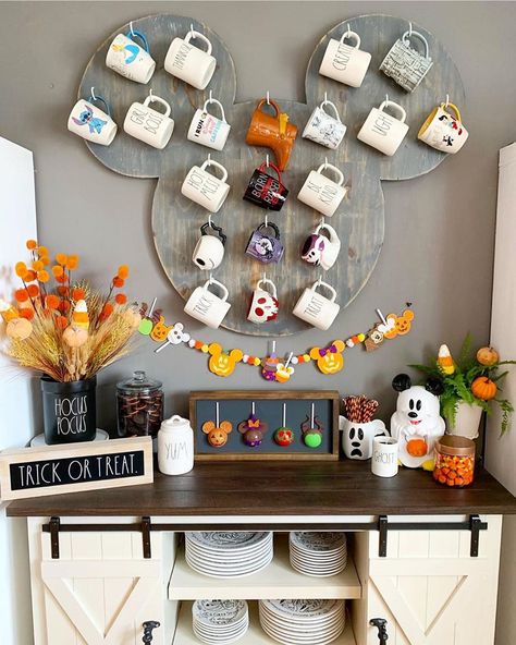 Disney At Home on Instagram: “Just when we didn’t think @greatcrafternoon’s decor couldn’t get more perfect, she decorated it for the season and it is AMAZING!!😍😍…” Disney Display, Disney At Home, Casa Disney, Disney Kitchen Decor, Disney Room Decor, Woodworking Shop Plans, Disney Rooms, Woodworking Logo, Kitchen Timer